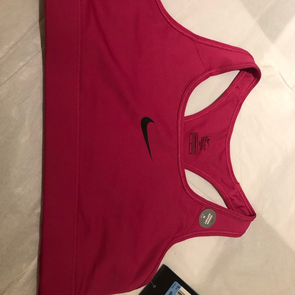 nike medium support sports bra.